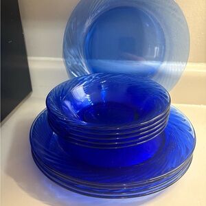 Pyrex Festiva cobalt blue dish set